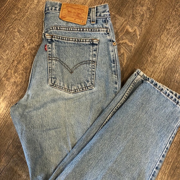 Levi's Denim - VTG Medium Wash Levi’s 550’s